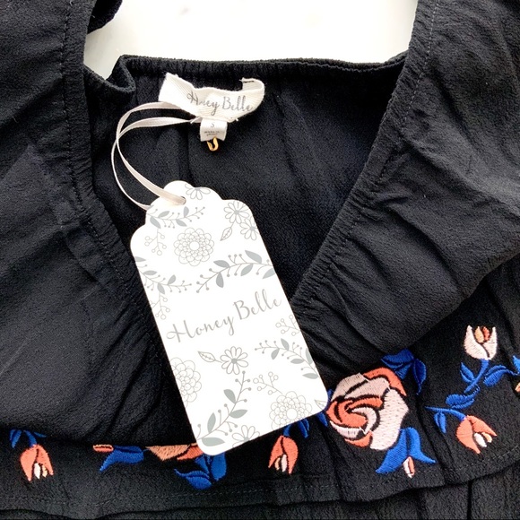 ♥️ NEW! SUPER CUTE FLORAL OFF SHOULDER TOP TASSEL - Picture 4 of 4